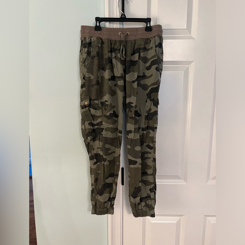 Guess Camouflage Cargo Joggers